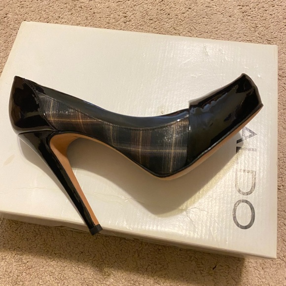 Size 37 Aldo shoes. New in box. - Picture 2 of 4